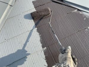 屋根の上塗り１回目